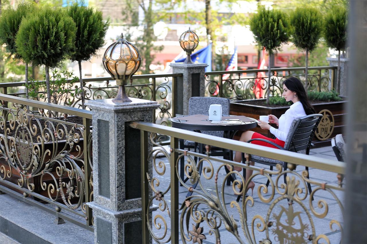 Plaza Hotel Bishkek Exterior photo